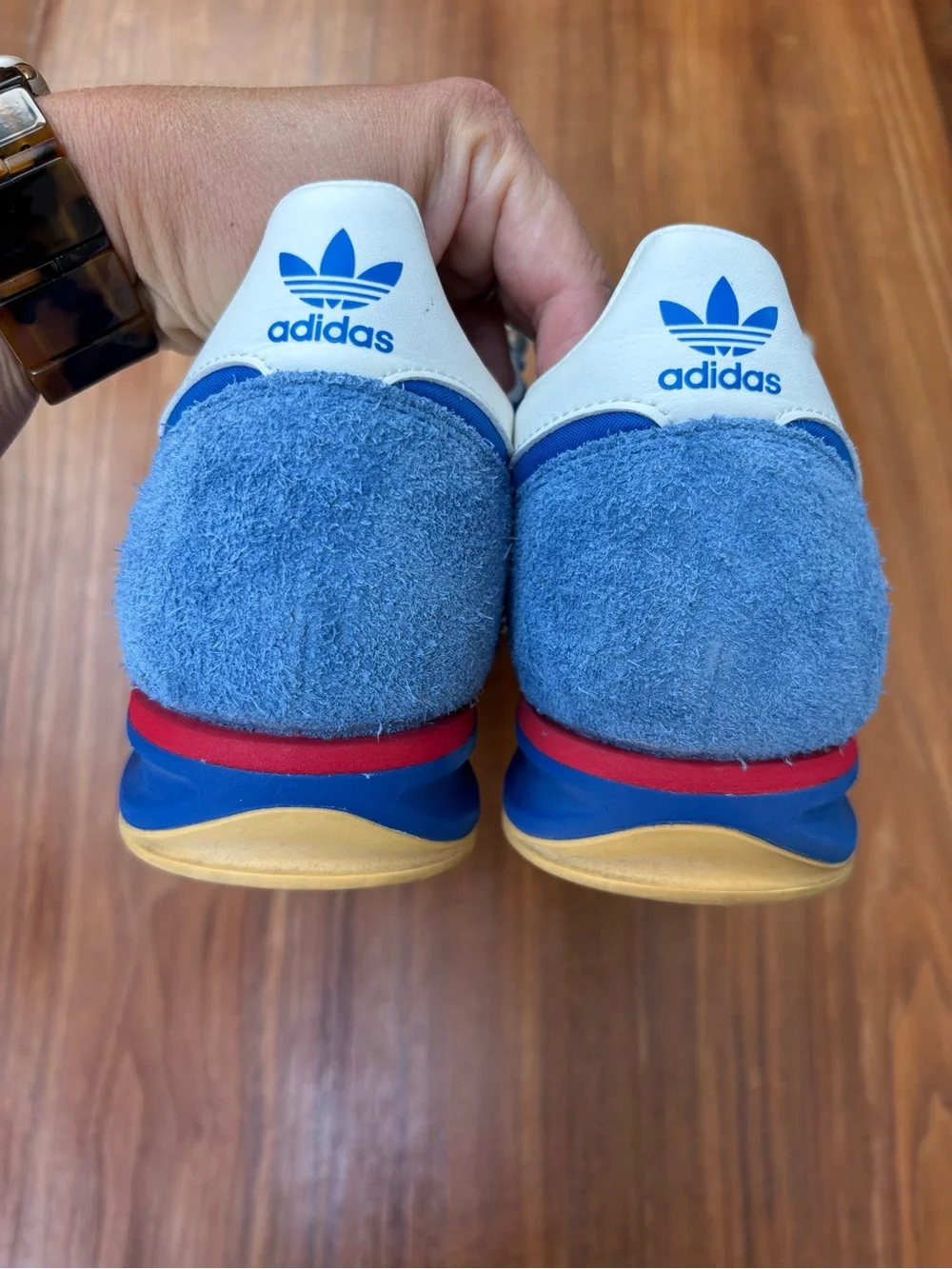adidas simple shoes